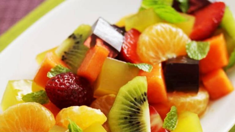 Ensalada de gelatina y frutas