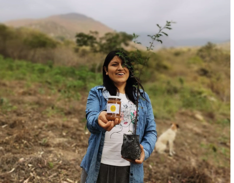 Apicultora lambayecana Ysabel Calderón ha sido designada como «Guardiana de Restauración de Montañas 2023″￼