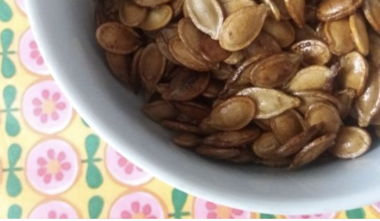 Semillas de calabaza tostadas con manteca de cacao perfectas para el piqueo