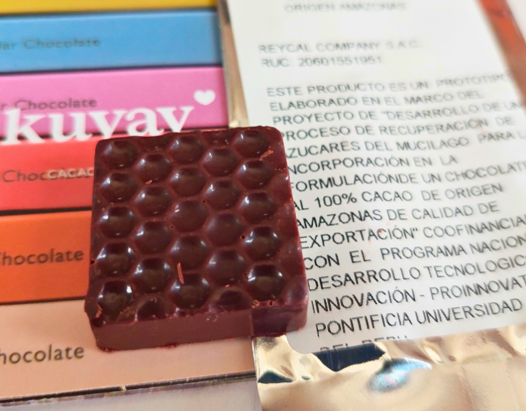Chocolate Kuyay presenta tableta al 100% de cacao endulzada con mucílago