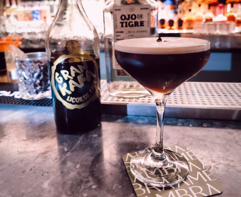 Espresso Martini encuentra en el mezcal otra expresión para celebrar su día